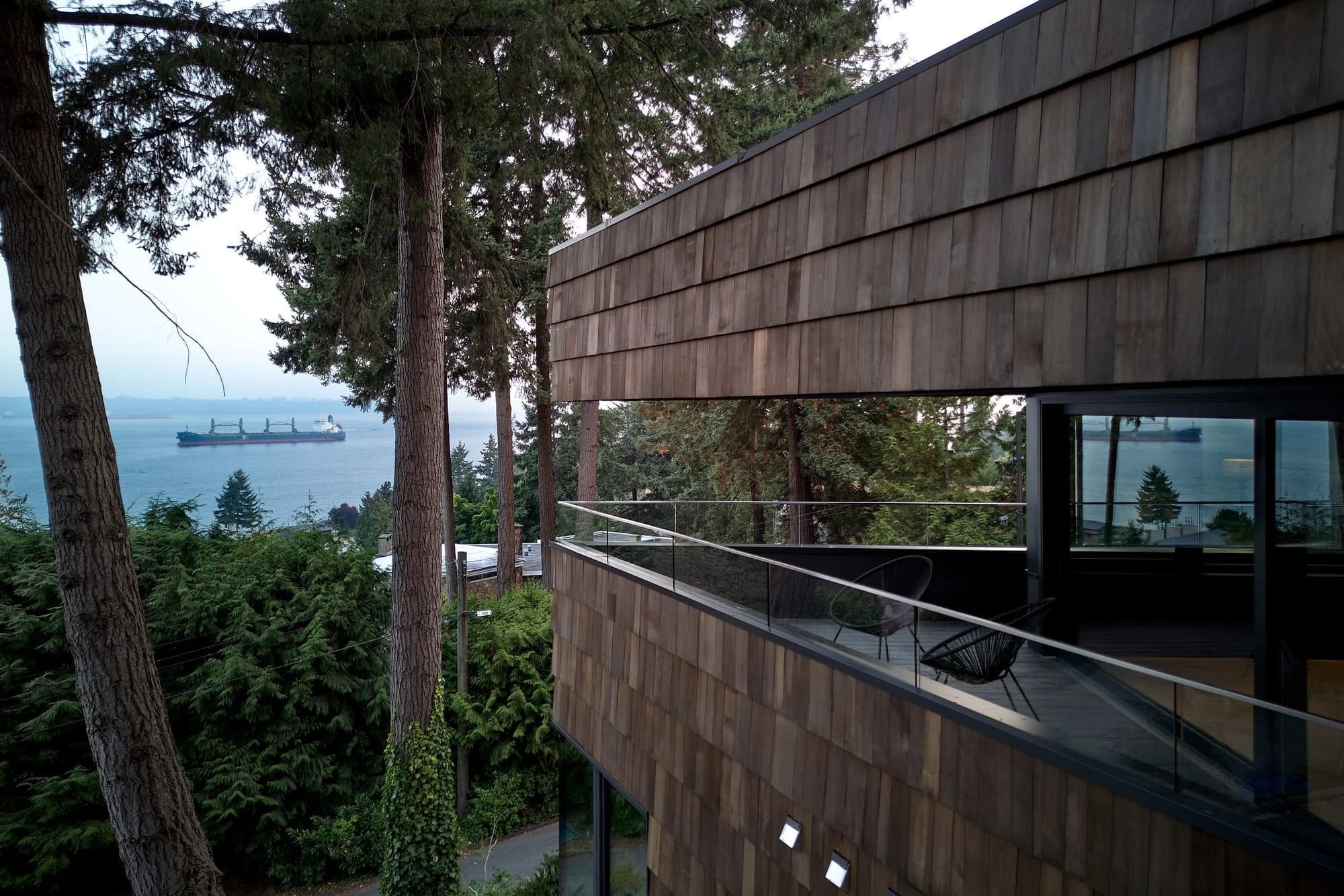 Photography: Sama Jim Canzian House With Big Shingles — Oversized cedar shingles and a horizontal window facing the water