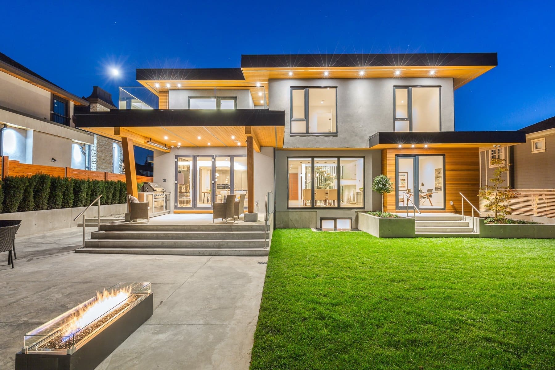 Wavertree — Rear elevation opening onto the lawn