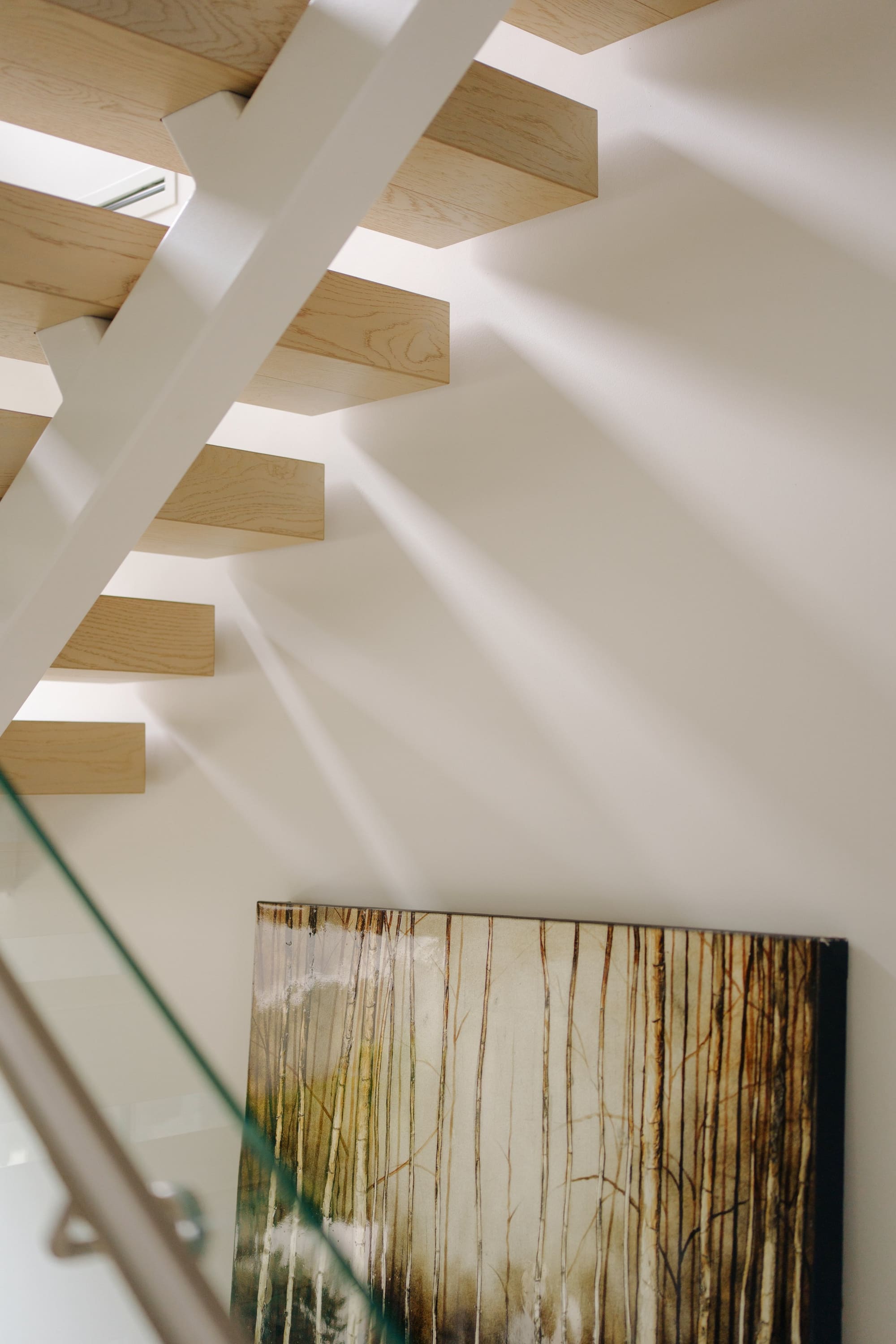 Photography: Shane Hauser Woodgreen — Timber stair treads above a glass guard